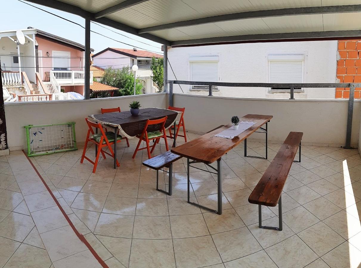 Dalmatino Apartmani Vir Extérieur photo